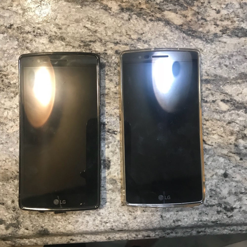LG V10 Curve cellphone